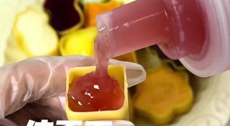 报叫停的网红零食既是三无又有致癌风险龙八国际娱乐网站别买也别吃！被人民日(图8)