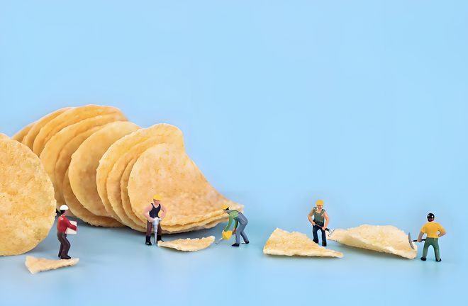 散 万亿休闲零食行业千帆待发龙8游戏网址渠道崛起格局分